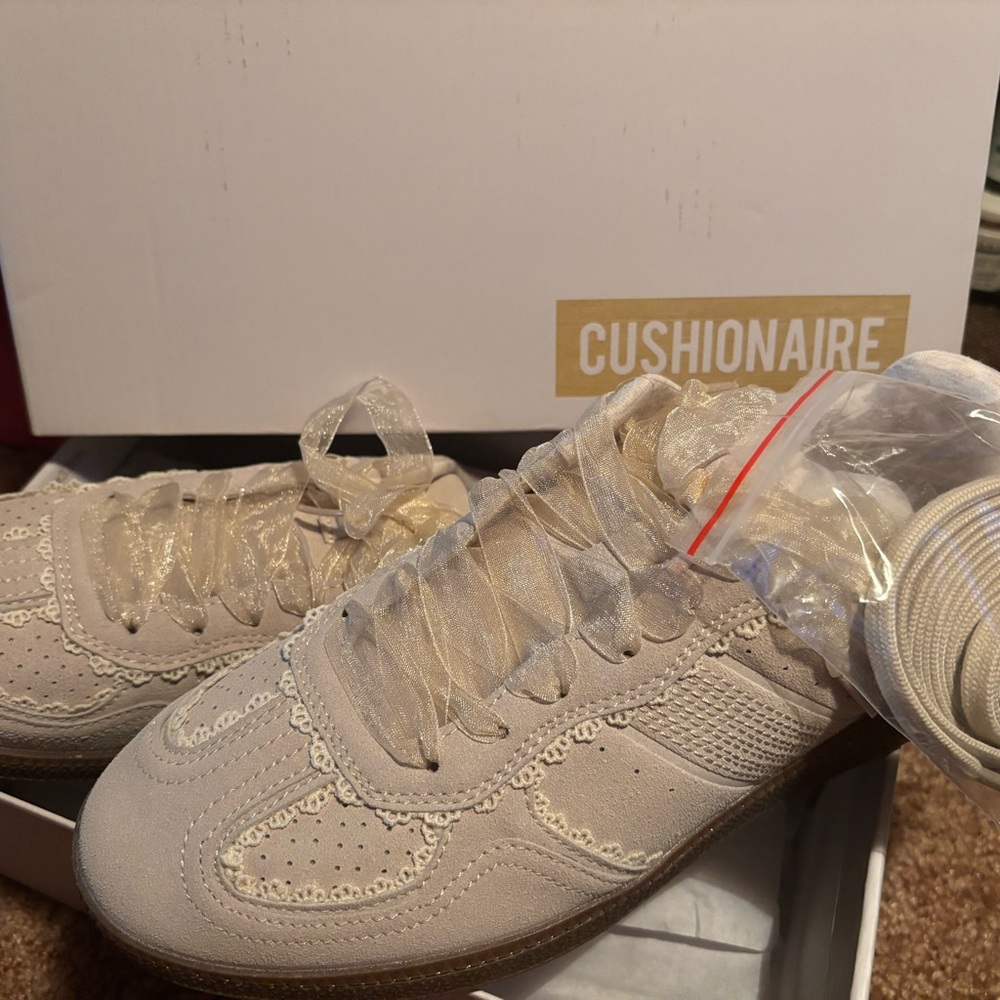 Cushionaire Size 8
